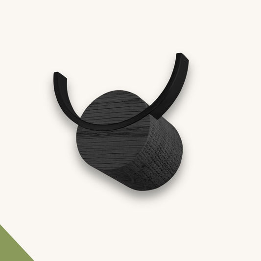 Design Wandhaken DEER schwarzes Eichenholz und Stahl von Covea Nest.