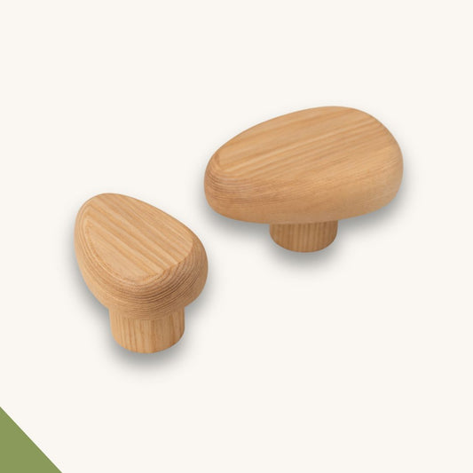 Wandhaken DROP Eschenholz Natur in Tropfenform von Covea Nest.